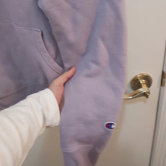 Champion light purple hoodie, size small (S) - Picture 4 of 7